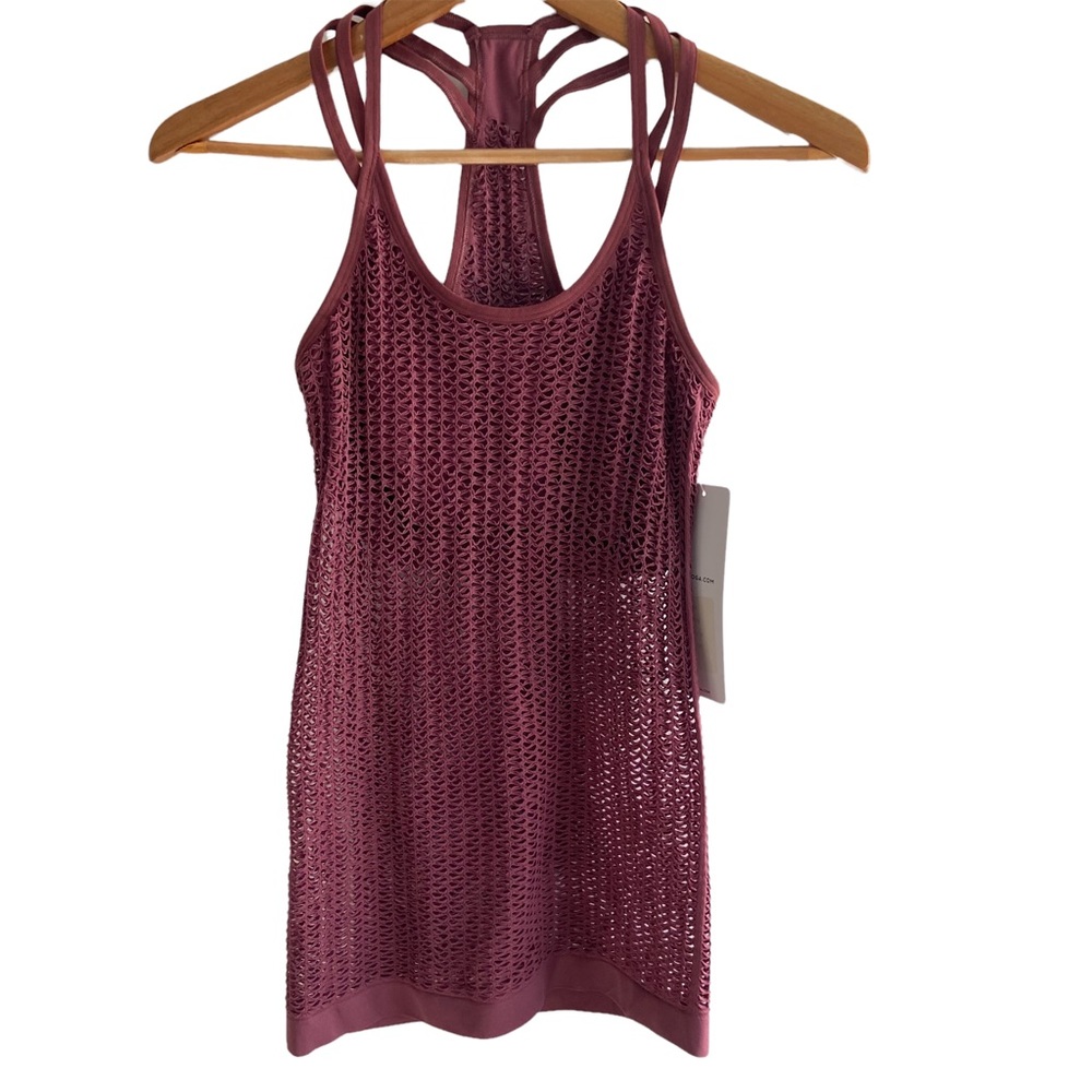 Alo yoga women tank color deep
ruby size small